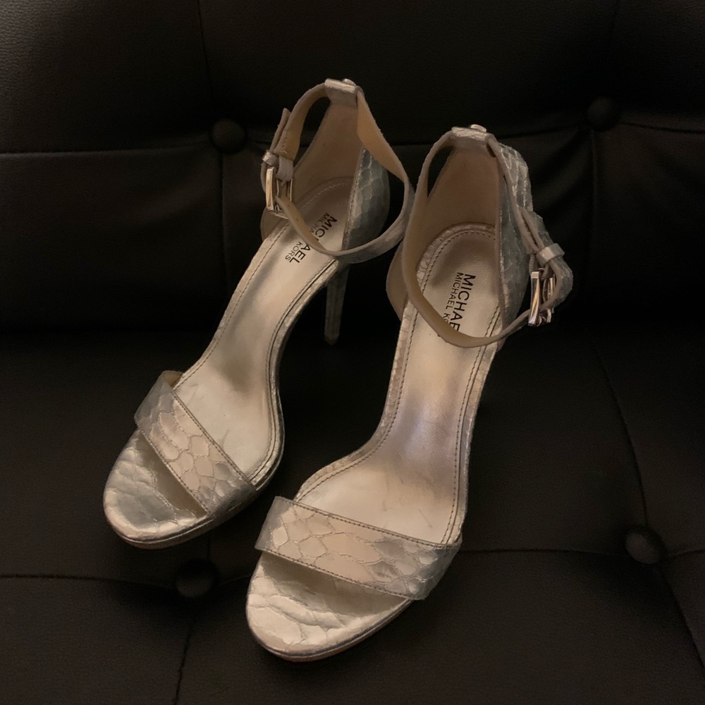 Silver MICHAEL Kors size 6M heels